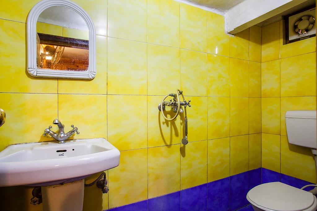 Hotel New Bharat Бхімтал Екстер'єр фото